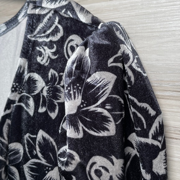 NWT- Women's Easel LS Floral Print Velvet Dress - Picture 6 of 11